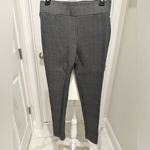 Loft Outlet Black and Gray Houndstooth Leggings.